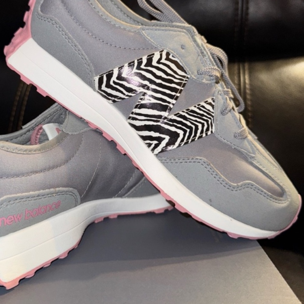 NWT New Balance Gray/Pink Wide Width